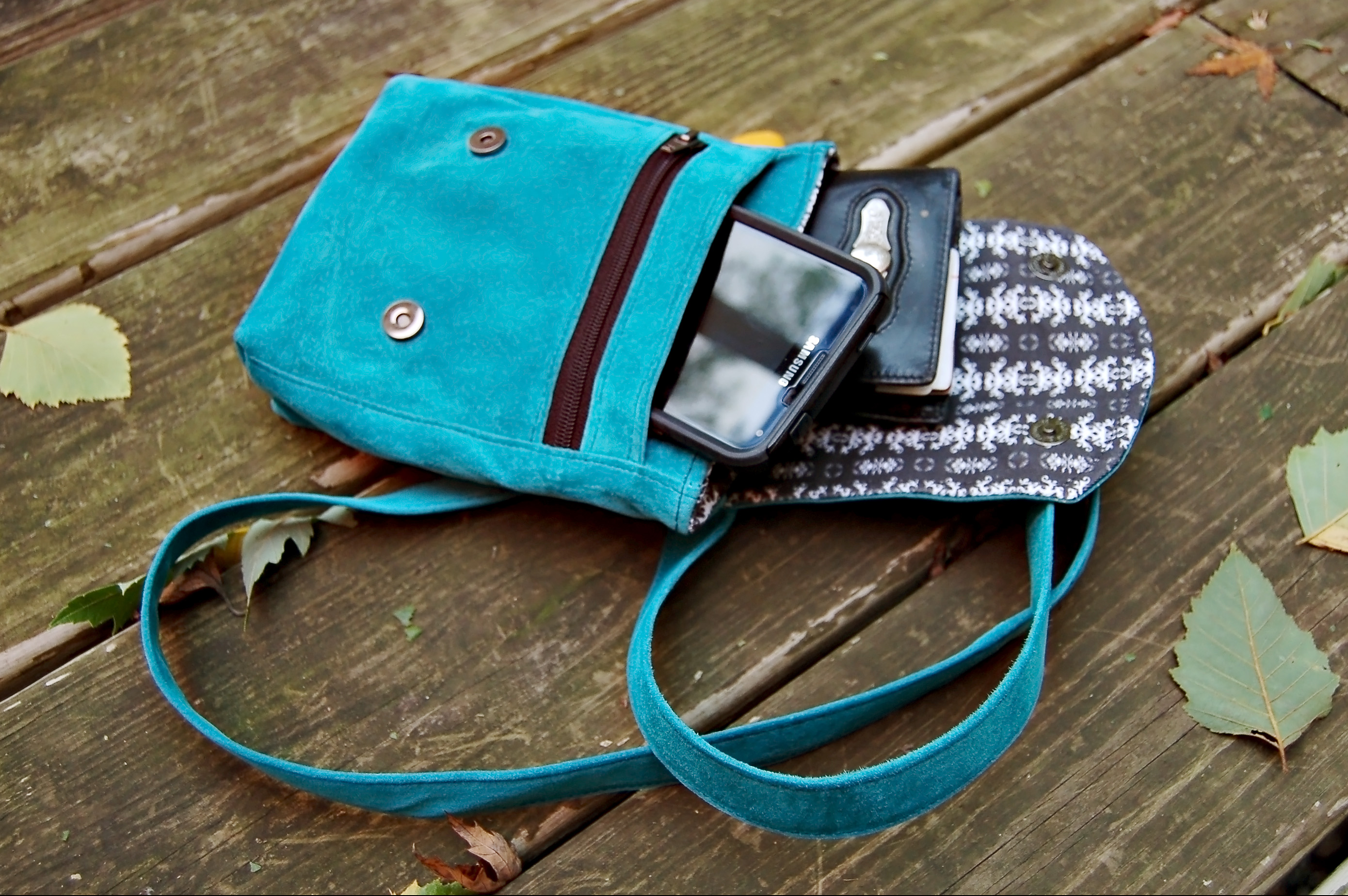 Announcing the Zip & Clip Bag! – Around the Bobbin