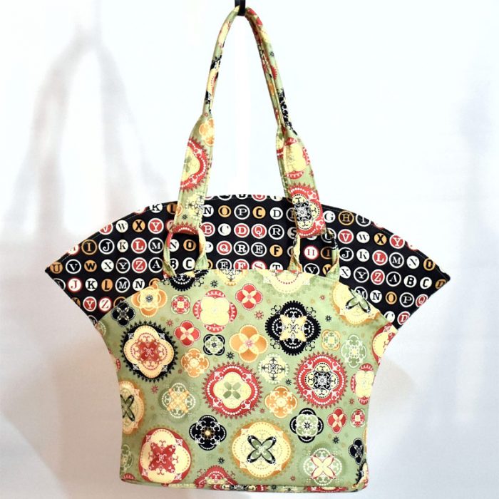 Sassy Tote – Around the Bobbin